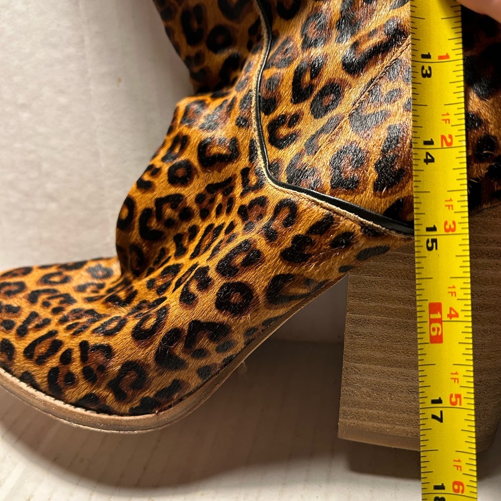 Woman’s Bill Blass size 10 leopard print leather zippered heeled boots - Picture 14 of 15